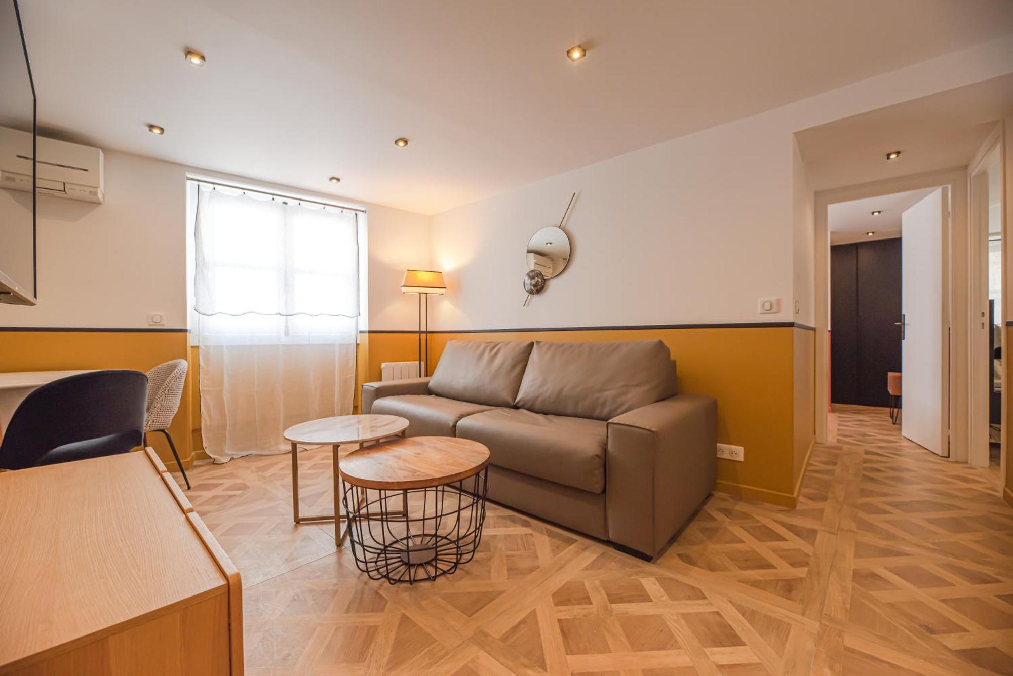 Cosy Flats- Notre Dame