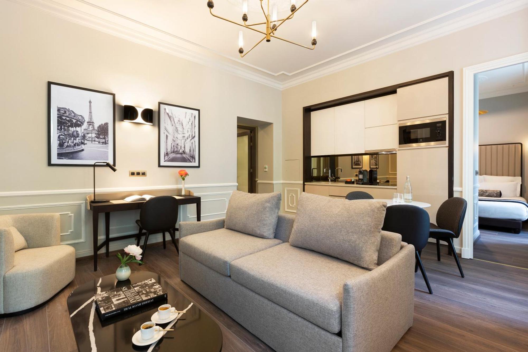La Clef Tour Eiffel By The Crest Collection Hotel 5*