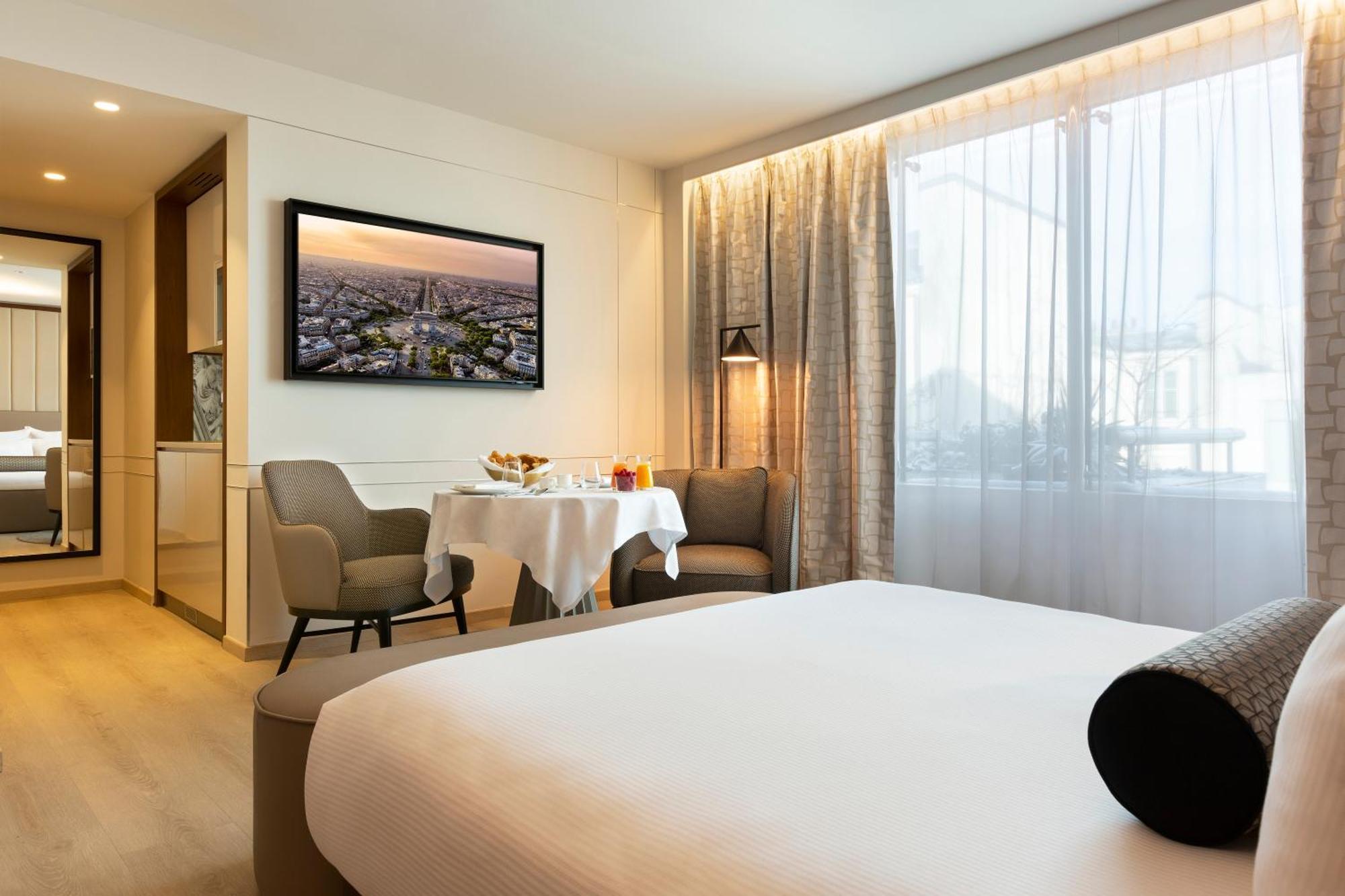 Hotel La Clef Tour Eiffel By The Crest Collection Parigi