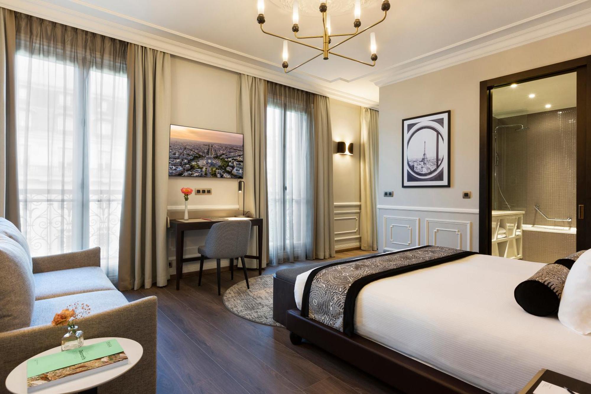 La Clef Tour Eiffel By The Crest Collection Hotel