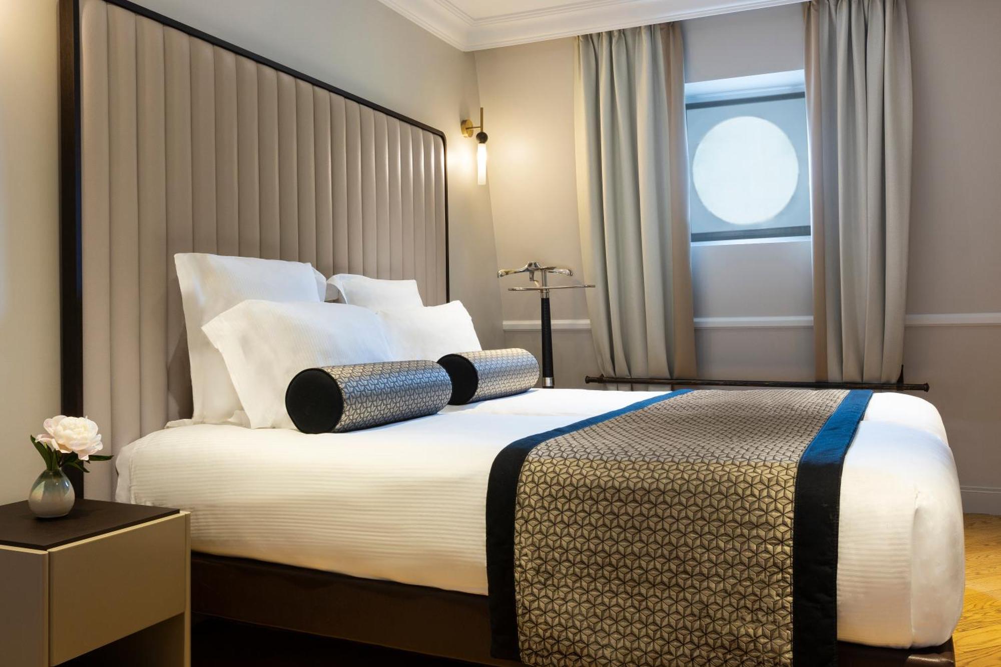 La Clef Tour Eiffel By The Crest Collection Hotel