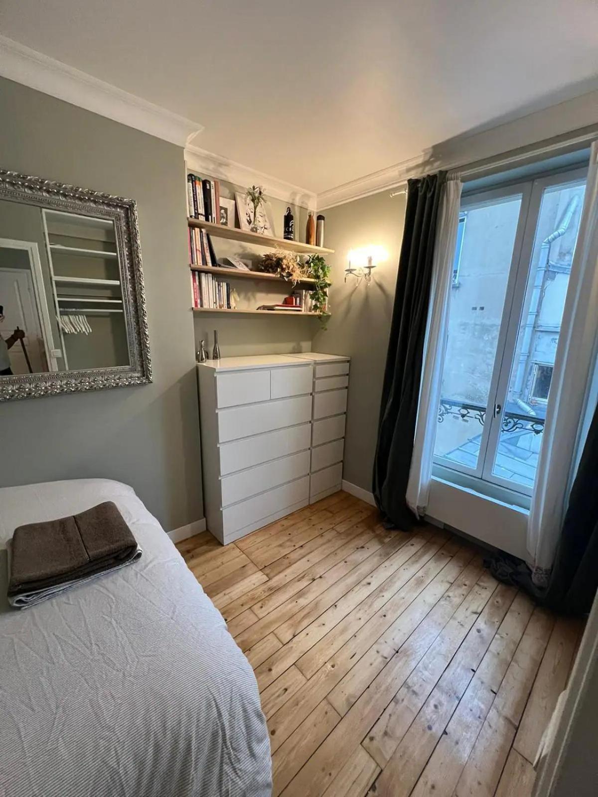 Wonderful Flat In Montmartre Appartamento Parigi