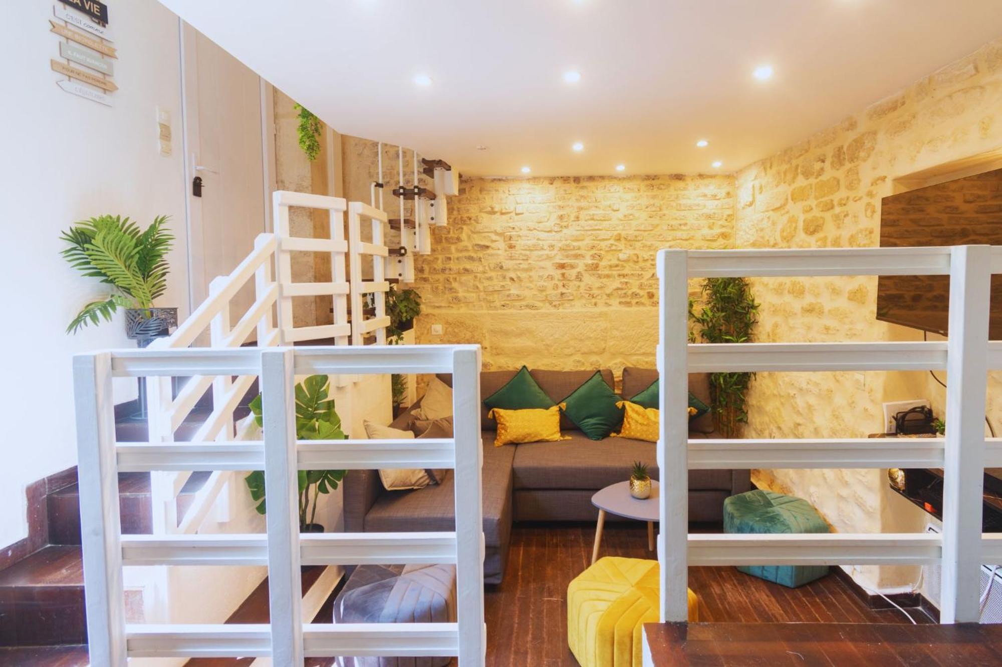 Duplex Parisien Metro13 Appartamento