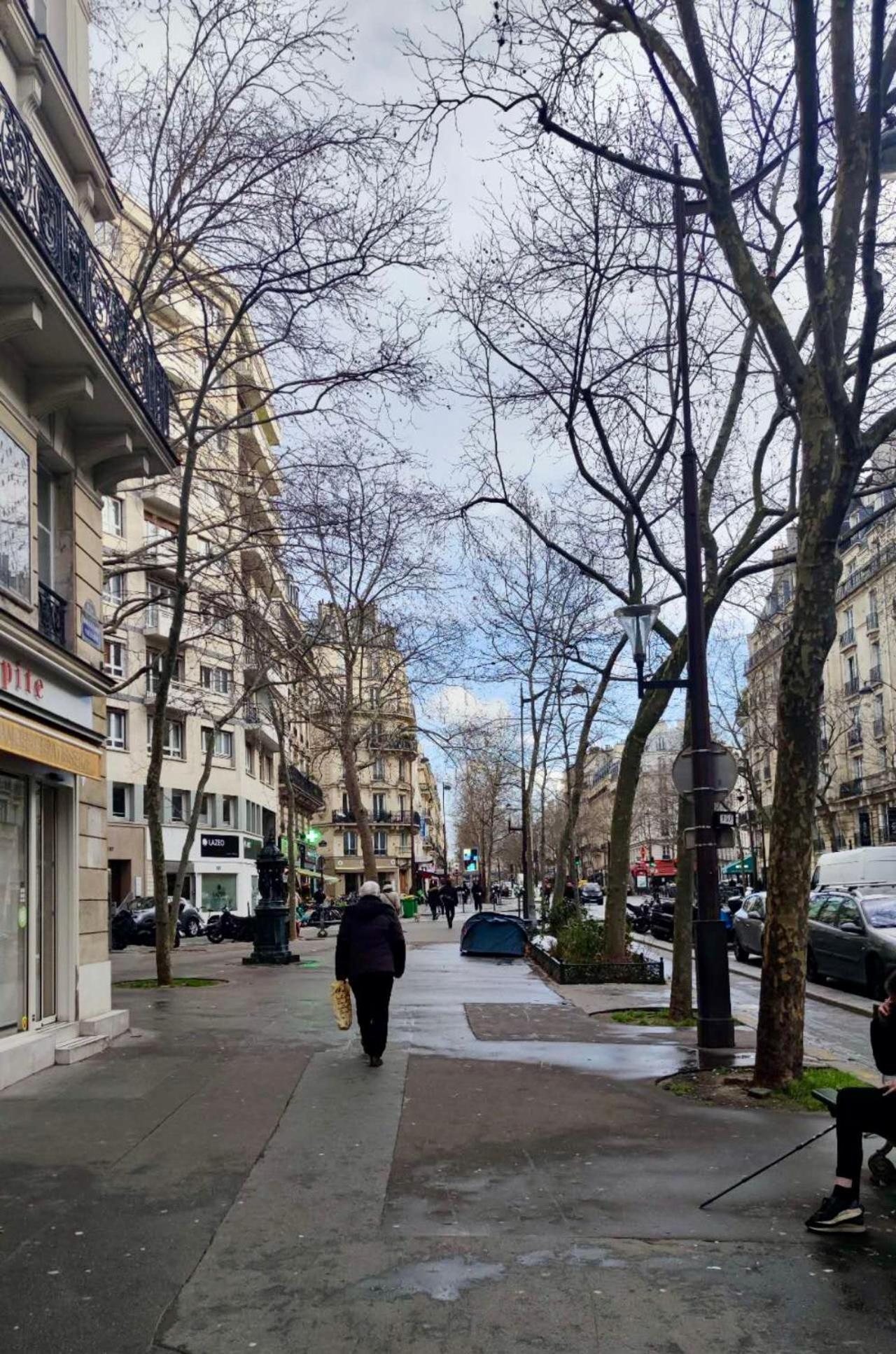 Modern Near Place De La Bastille Voltaire * Parigi