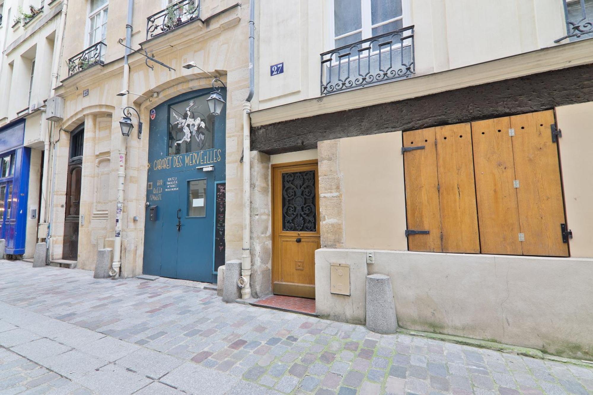 Quartier Saint-michel Notre-dame 3 Free Netflix *