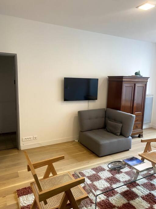 Modern Parisian Flat In Montparnasse Area Appartamento