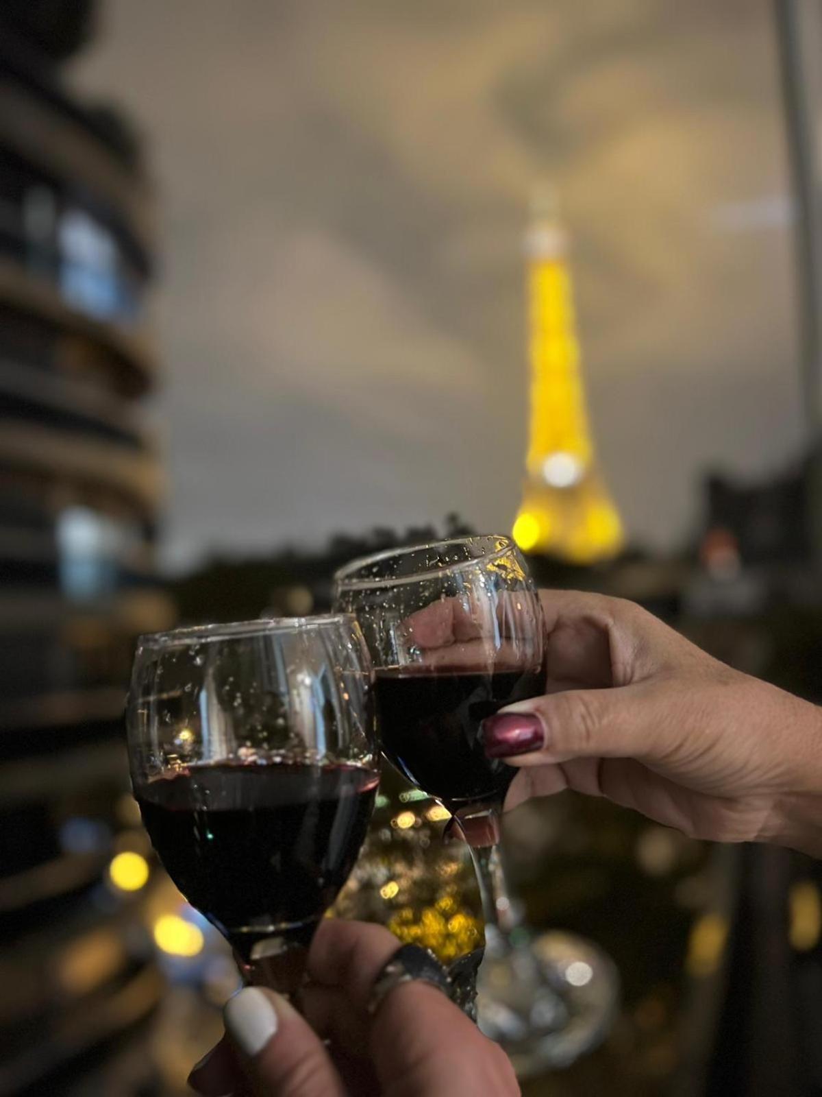Appartamento Center Eiffel Tower View Parigi