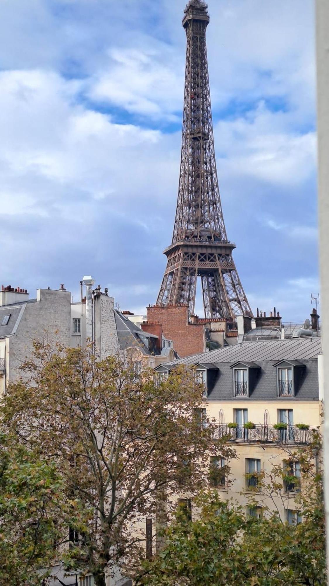 Center Eiffel Tower View Appartamento Parigi