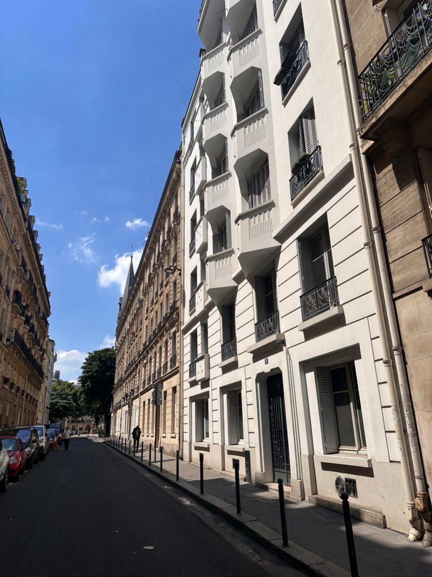 Spacious Flat Near Montparnasse Bausset 4th Paris