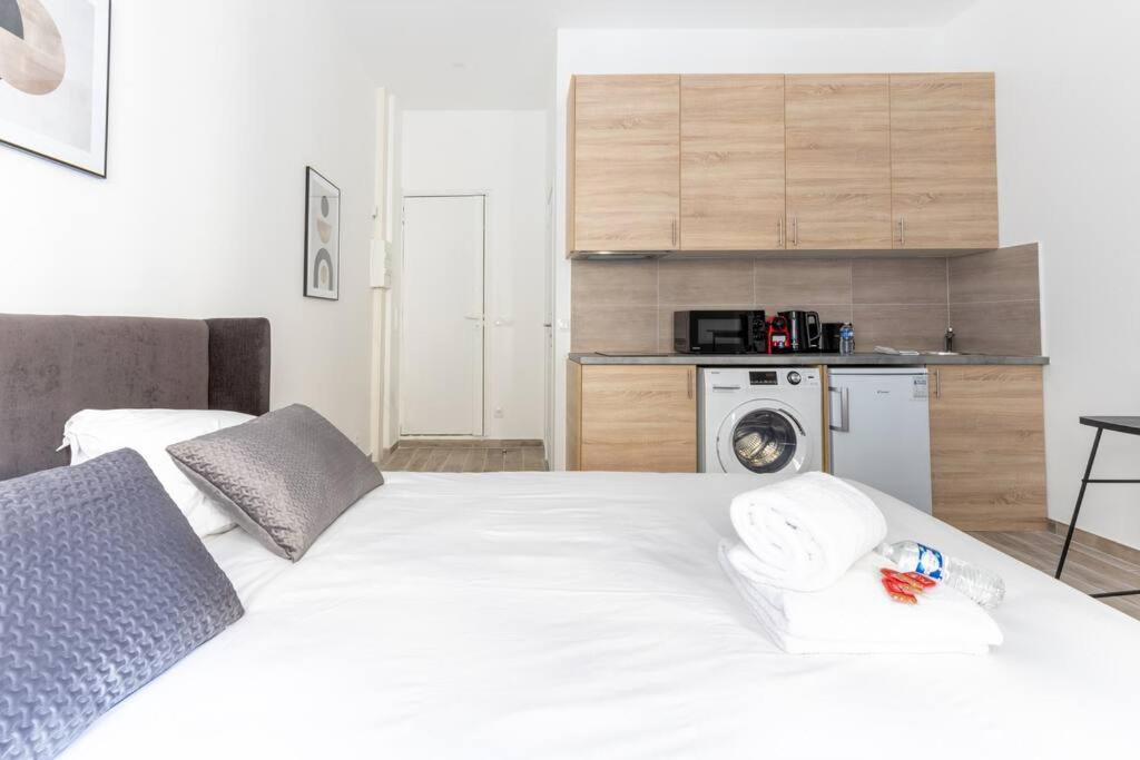 Ballu Place De Clichy Cosy Appartamento