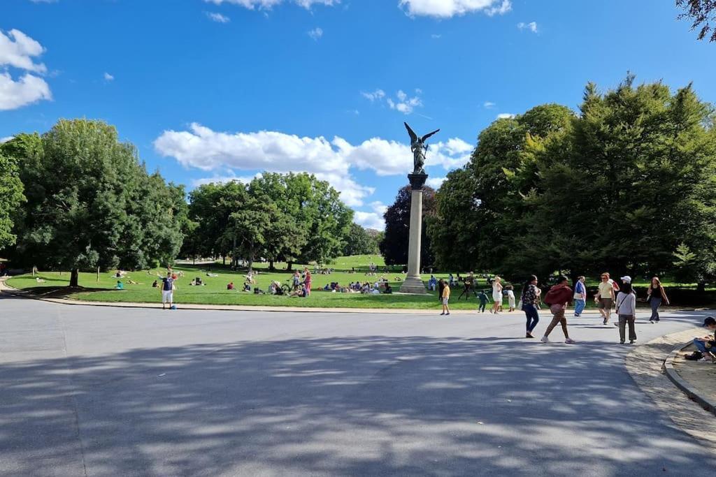 Parc Montsouris 14eme-le Calme Et Le Charme