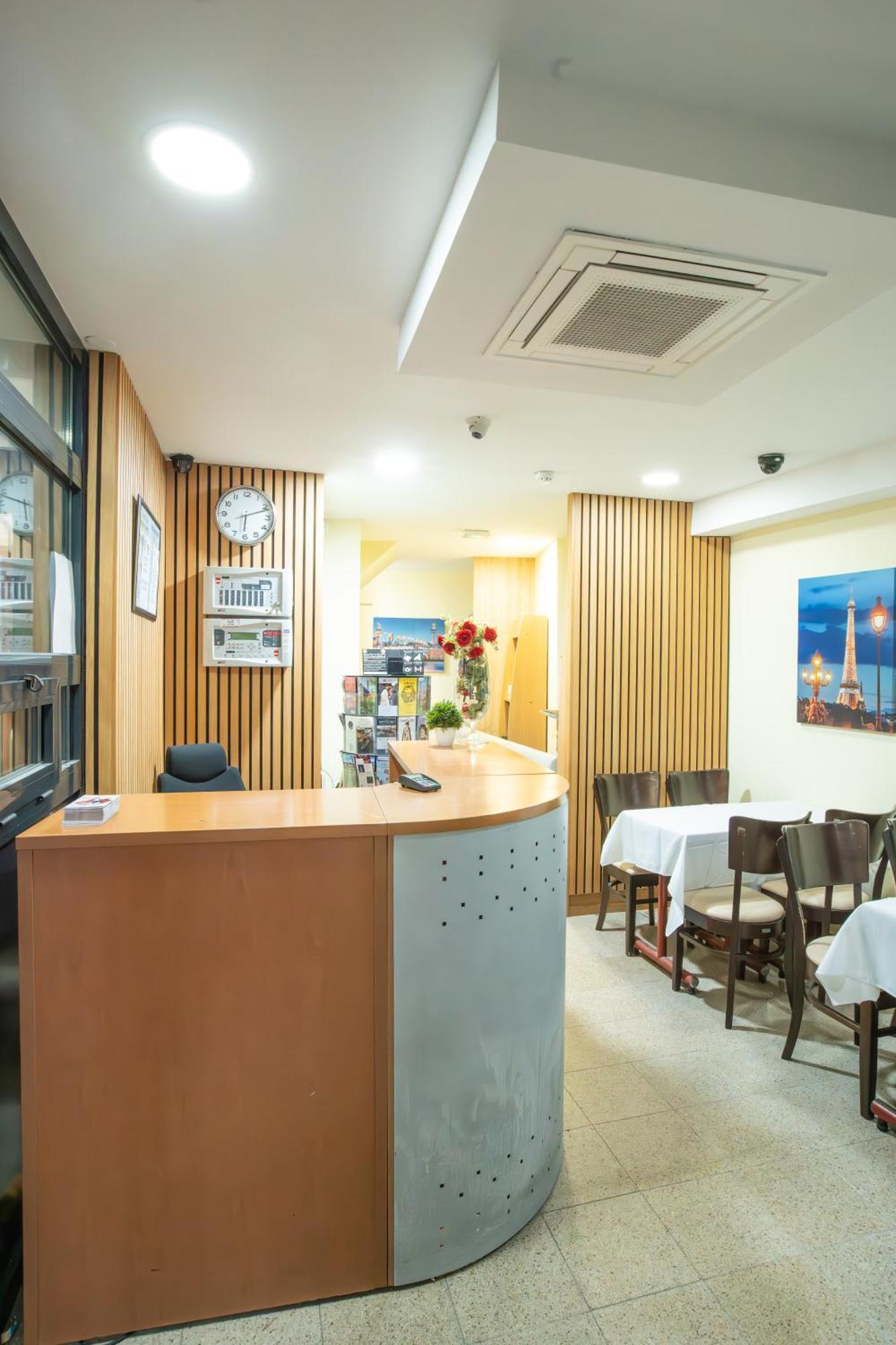 Aparthotel De La Terrasse Parigi