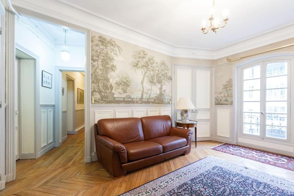 Superb 4 Bdrms 185m2 Trocadero Appartamento