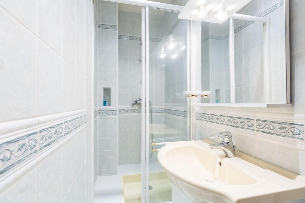 Superb 4 Bdrms 185m2 Trocadero