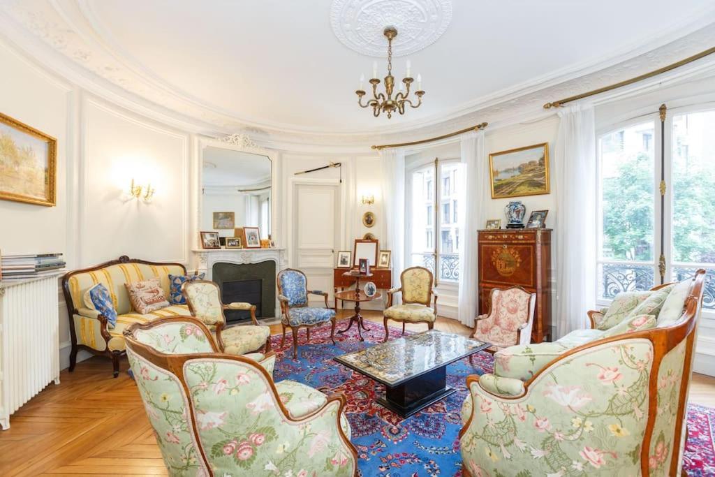 Superb 4 Bdrms 185m2 Trocadero *