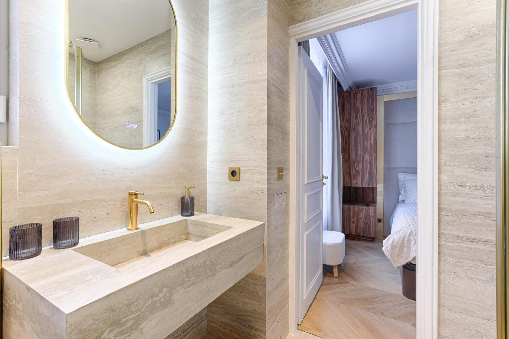 Stunning 2 Bedroom At Montparnasse Parigi