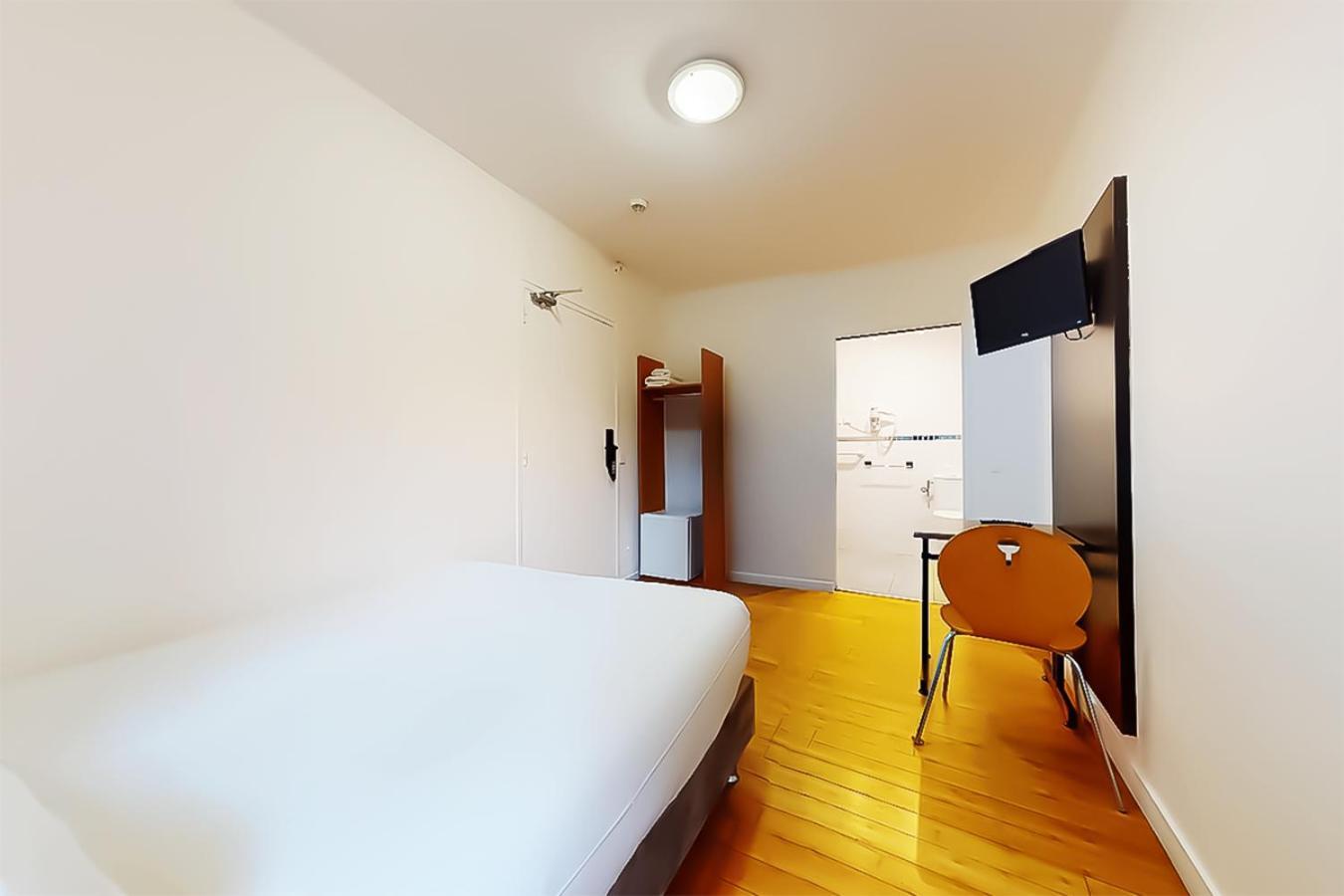 De Menilmontant Hotel 3*