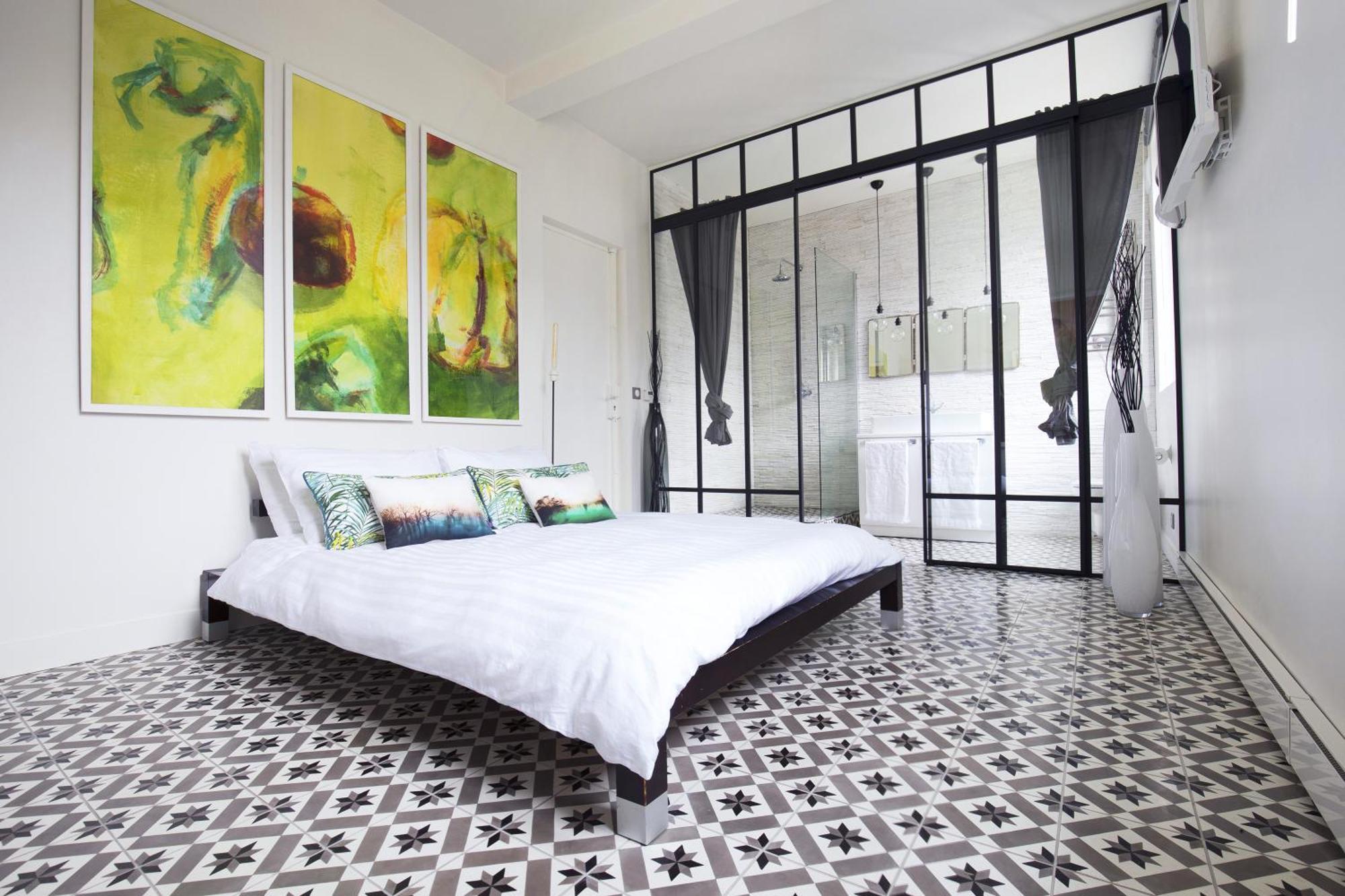 Bed & Breakfast Montmartre Romantic, - *