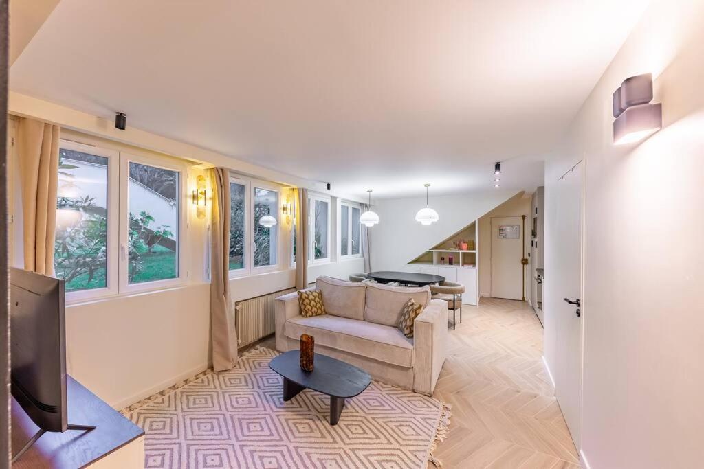 New Spacious 4 Star Family In Chic 16th District Appartamento Parigi