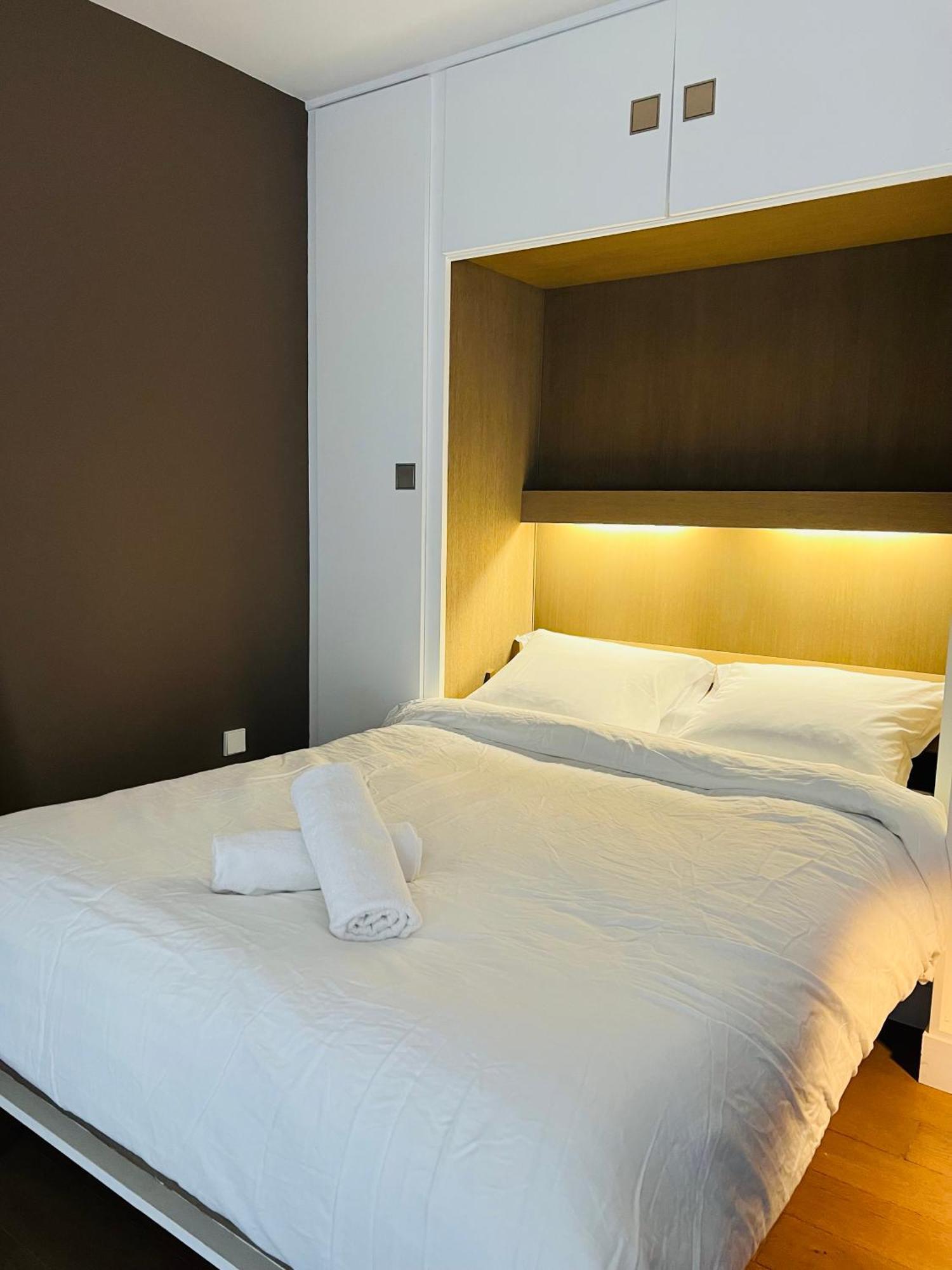 Another Attractive Flat Near By St-germain, St-placide Apartment *