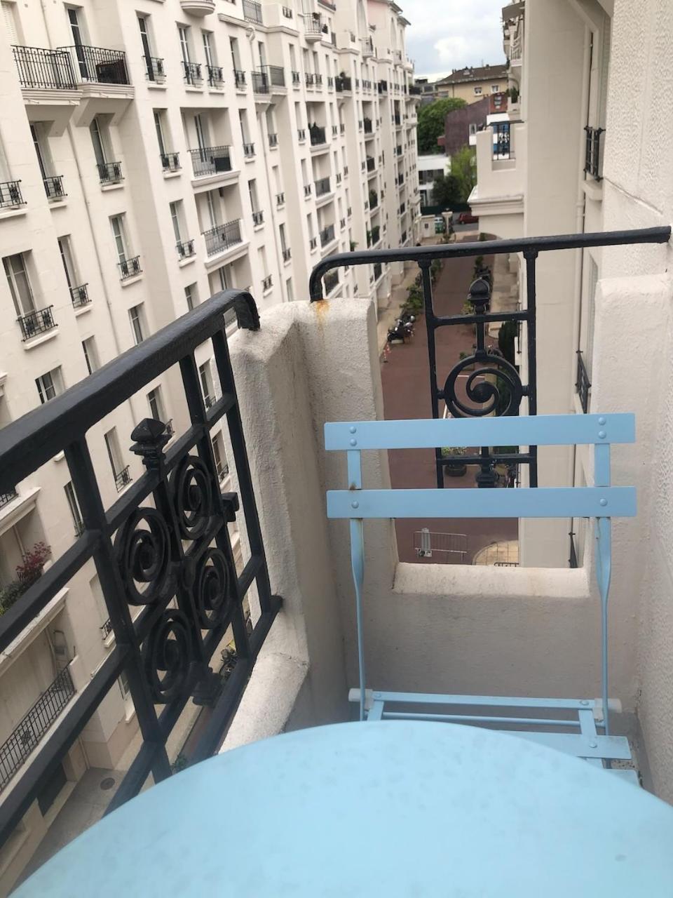 Avec Balcon Dans Calme Avec Gardien - Appartamento Parigi
