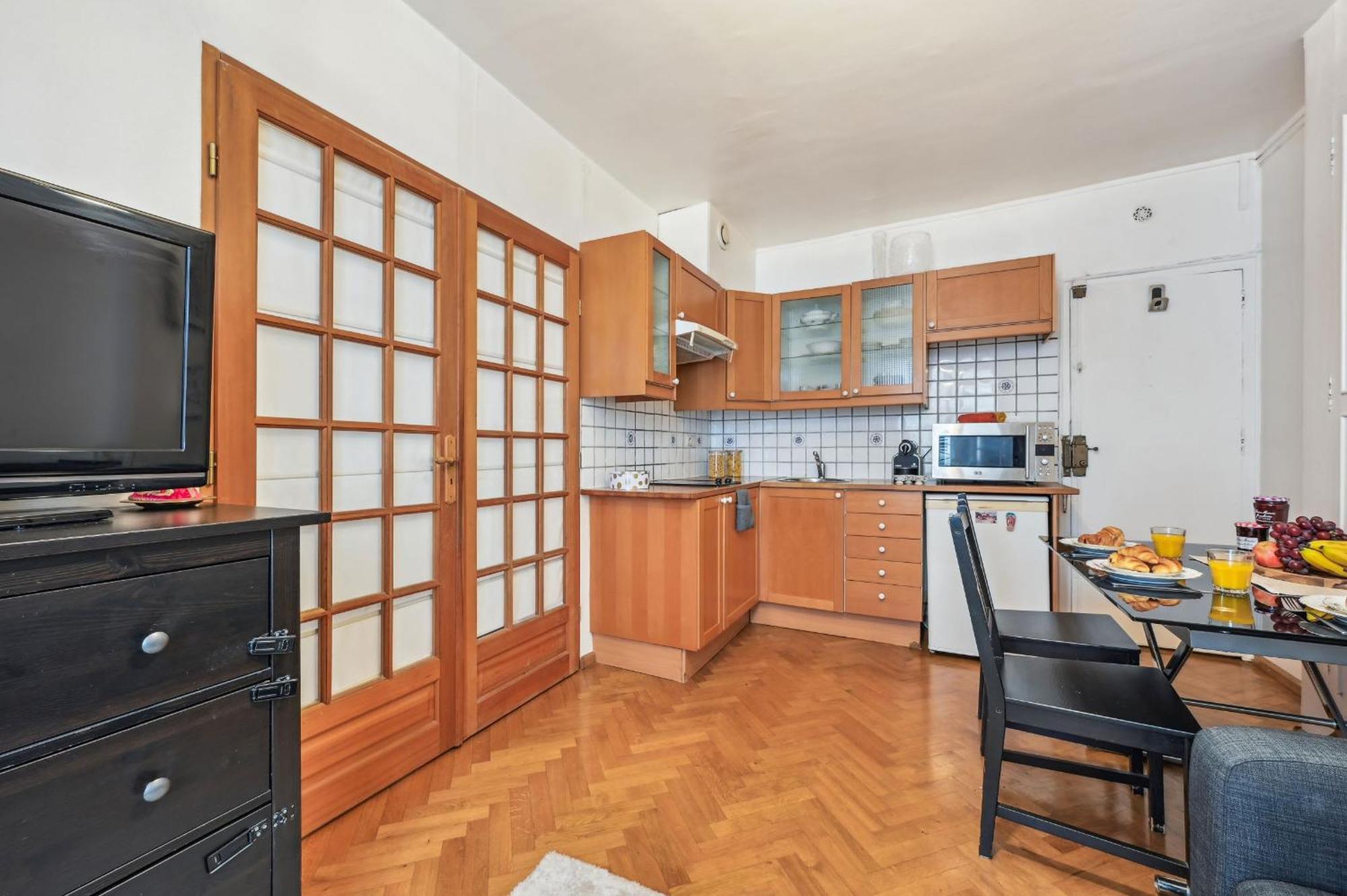 Eiffel Tower & Des Invalides - 1br - Cityapartmentstay Parigi