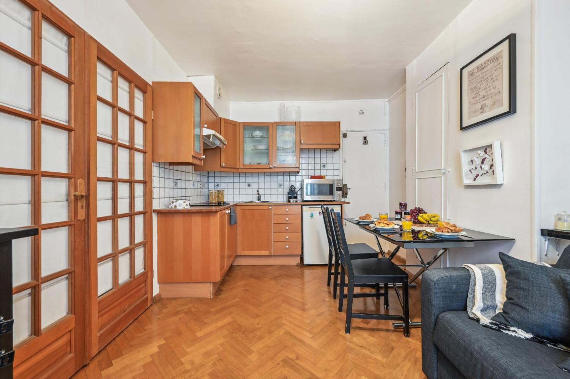Eiffel Tower & Des Invalides - 1br - Cityapartmentstay