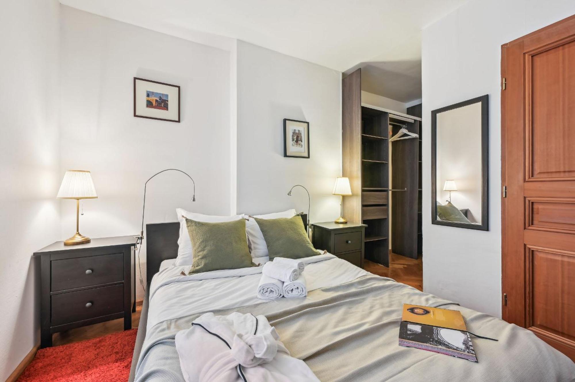 Eiffel Tower & Des Invalides - 1br - Cityapartmentstay Parigi
