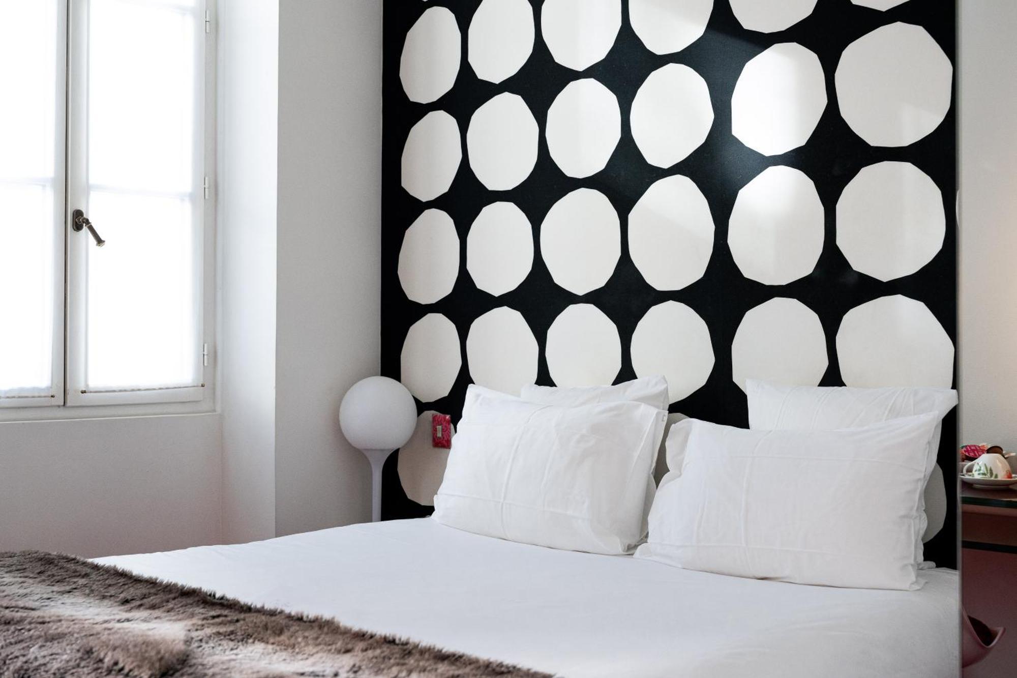 Du Petit Moulin, Haute Couture By Lacroix Hotel 4*