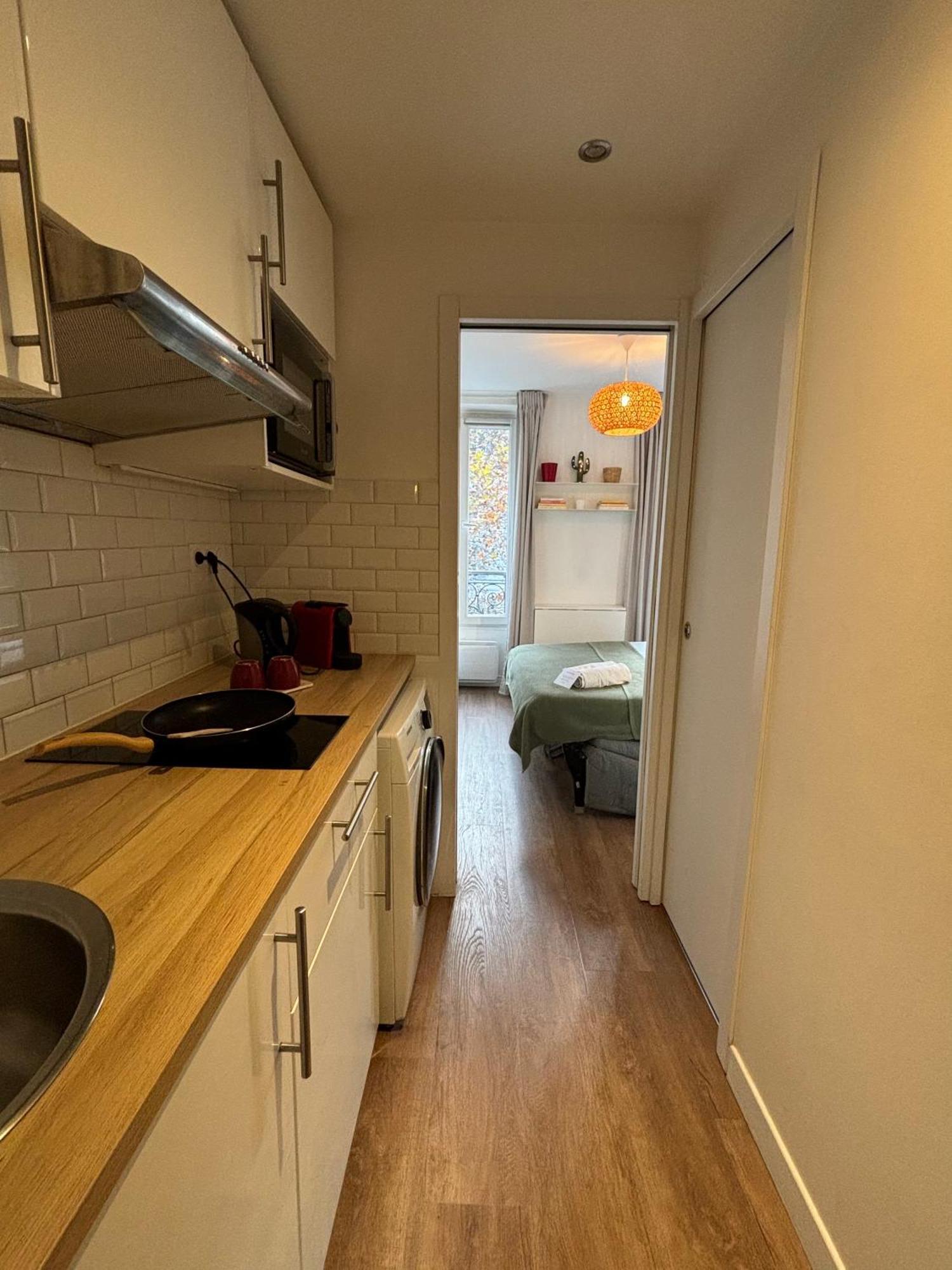 Apartment Clichy Getaway - C70 Paris