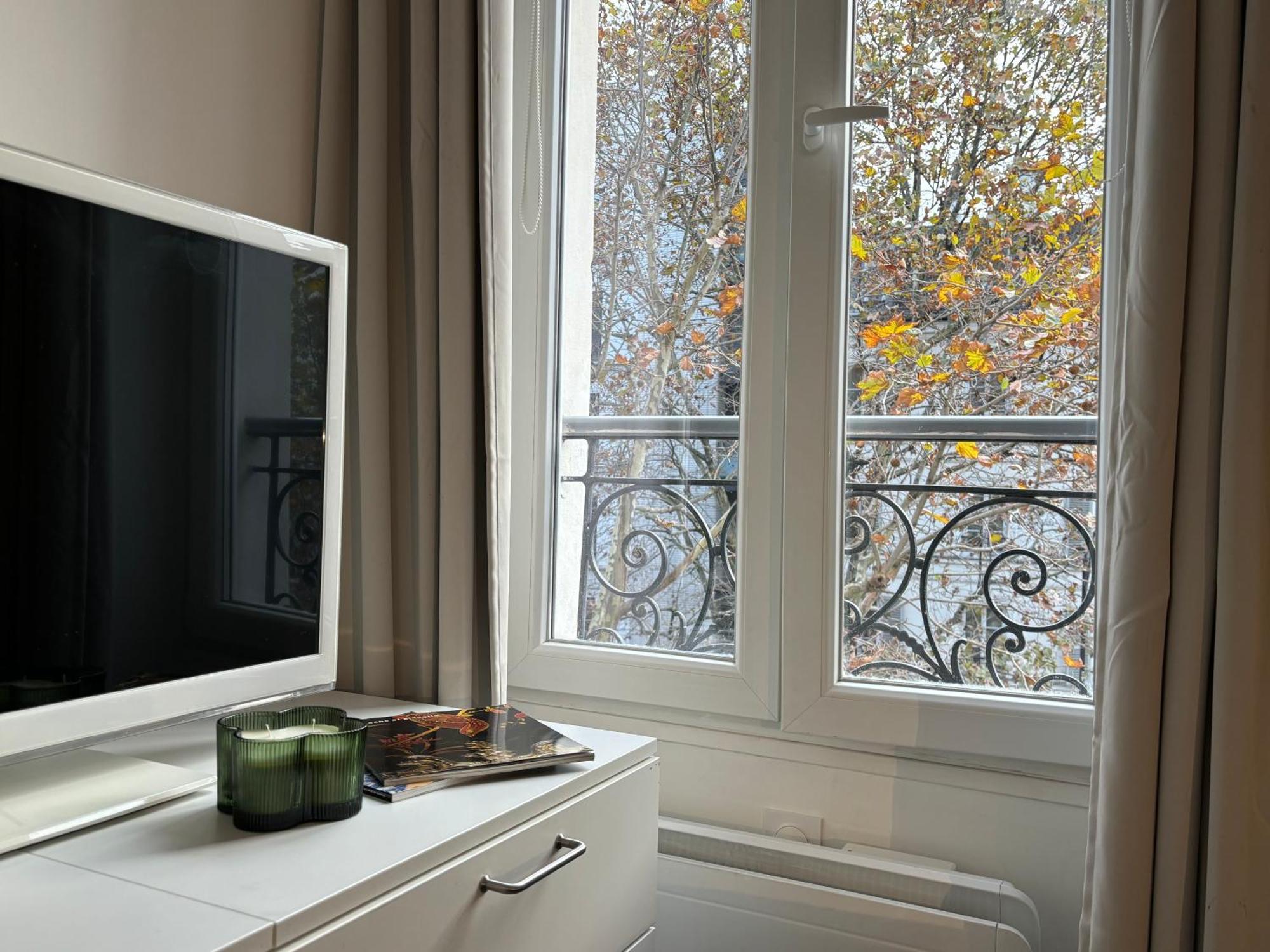 Apartment Clichy Getaway - C70 Paris