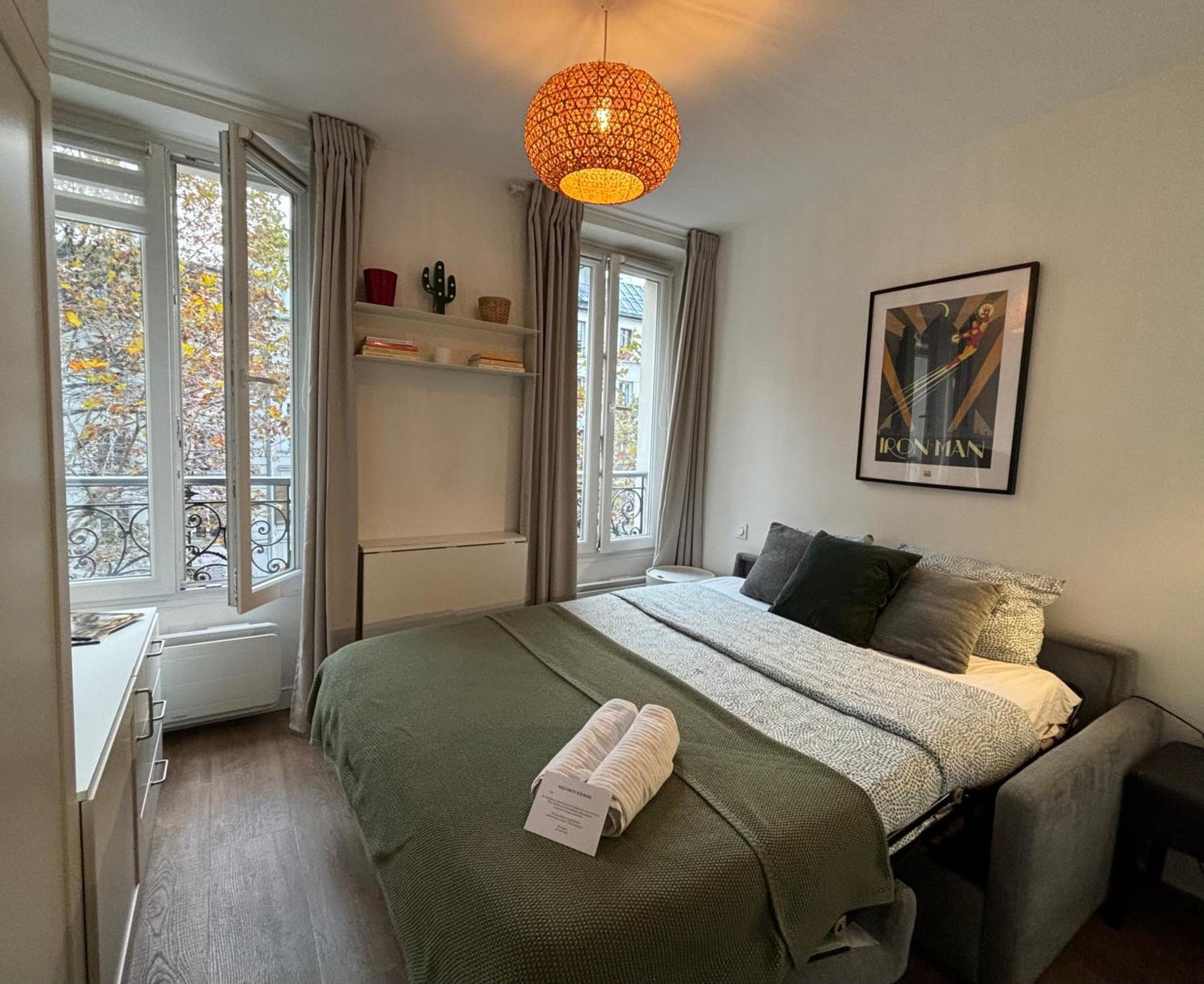 Clichy Getaway - C70