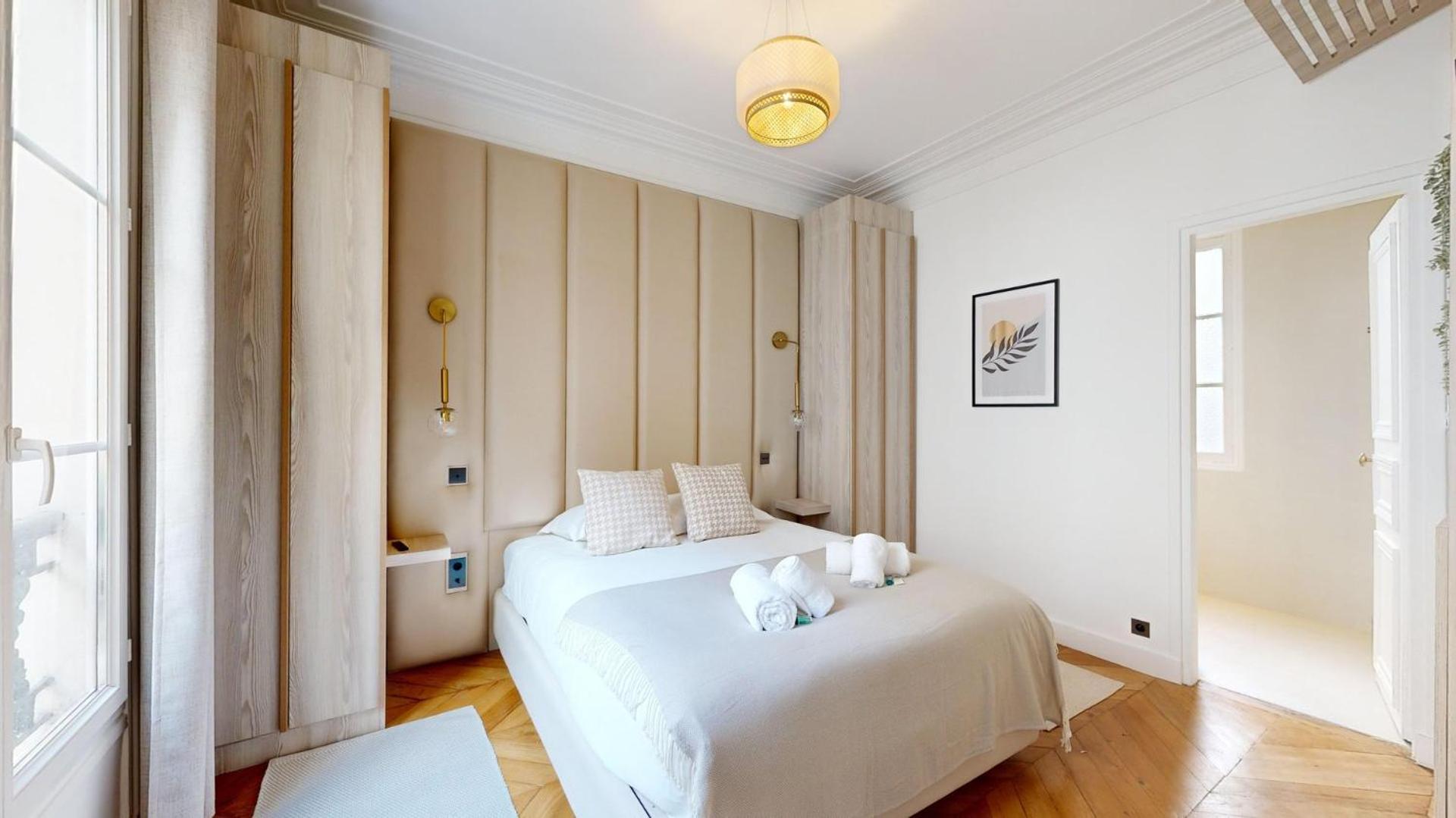 358 Madeleine - Superbe A Paris