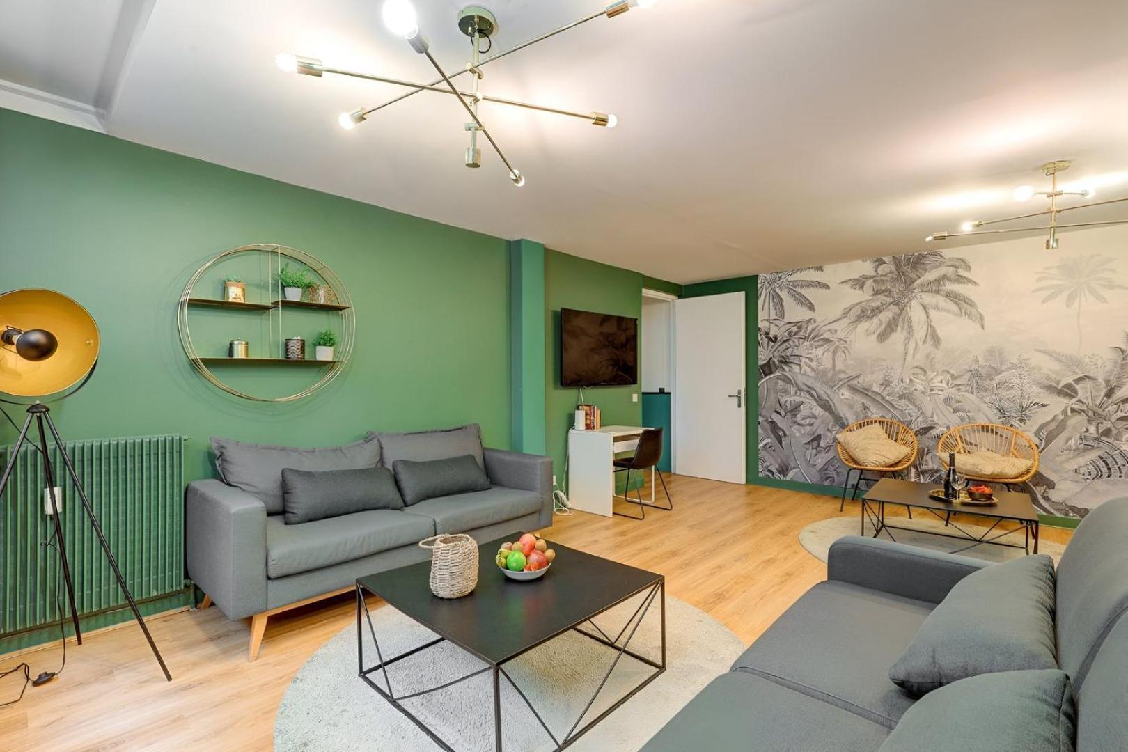 370 Anthony - Superbe A Apartment *