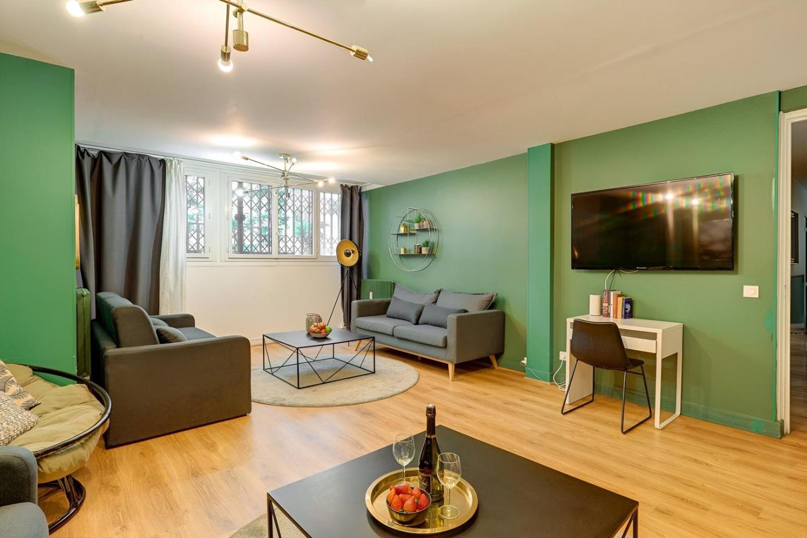 370 Anthony - Superbe A Apartment *