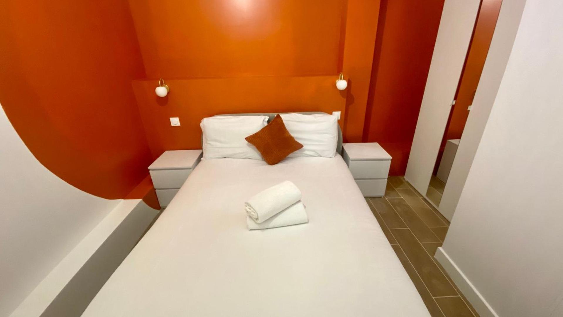 Spacious Flat Near Grands Boulevards 6p Paris