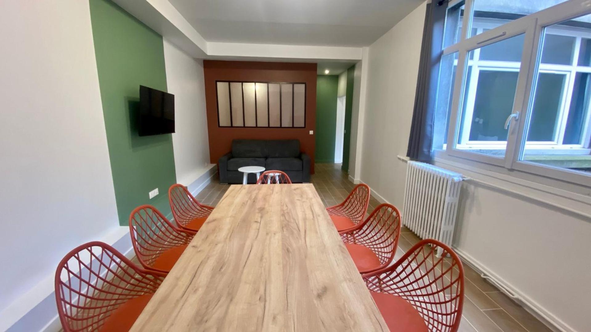Apartment Spacious Flat Near Grands Boulevards 6p