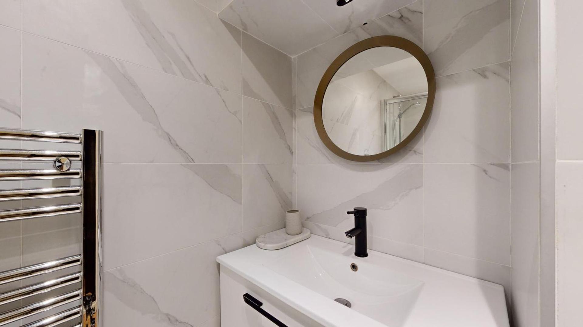 256 Rosiers - Superb In Paris. Parigi