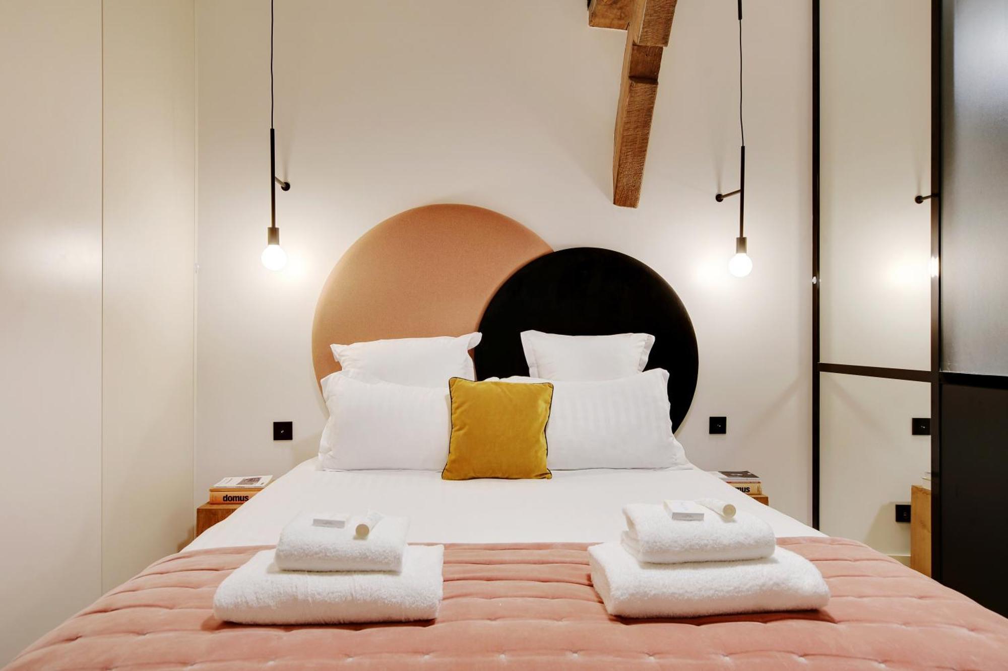 Appartamento Sereners - Charming Serviced - Place Des Vosges Parigi