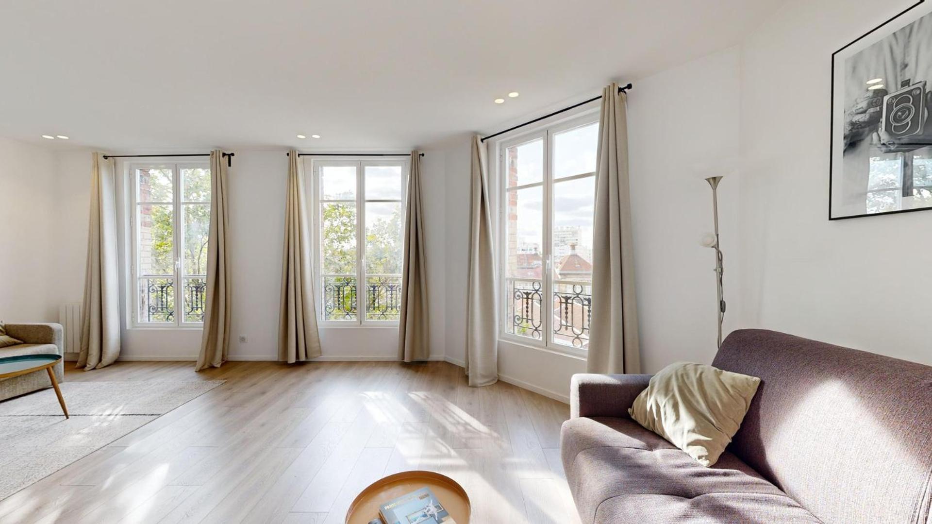 157 Sacha - Superbe Duplex A Parigi