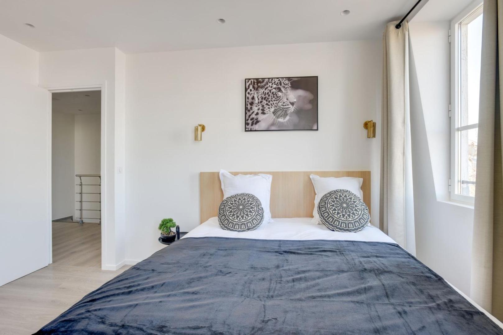 157 Sacha - Superbe Duplex A Parigi