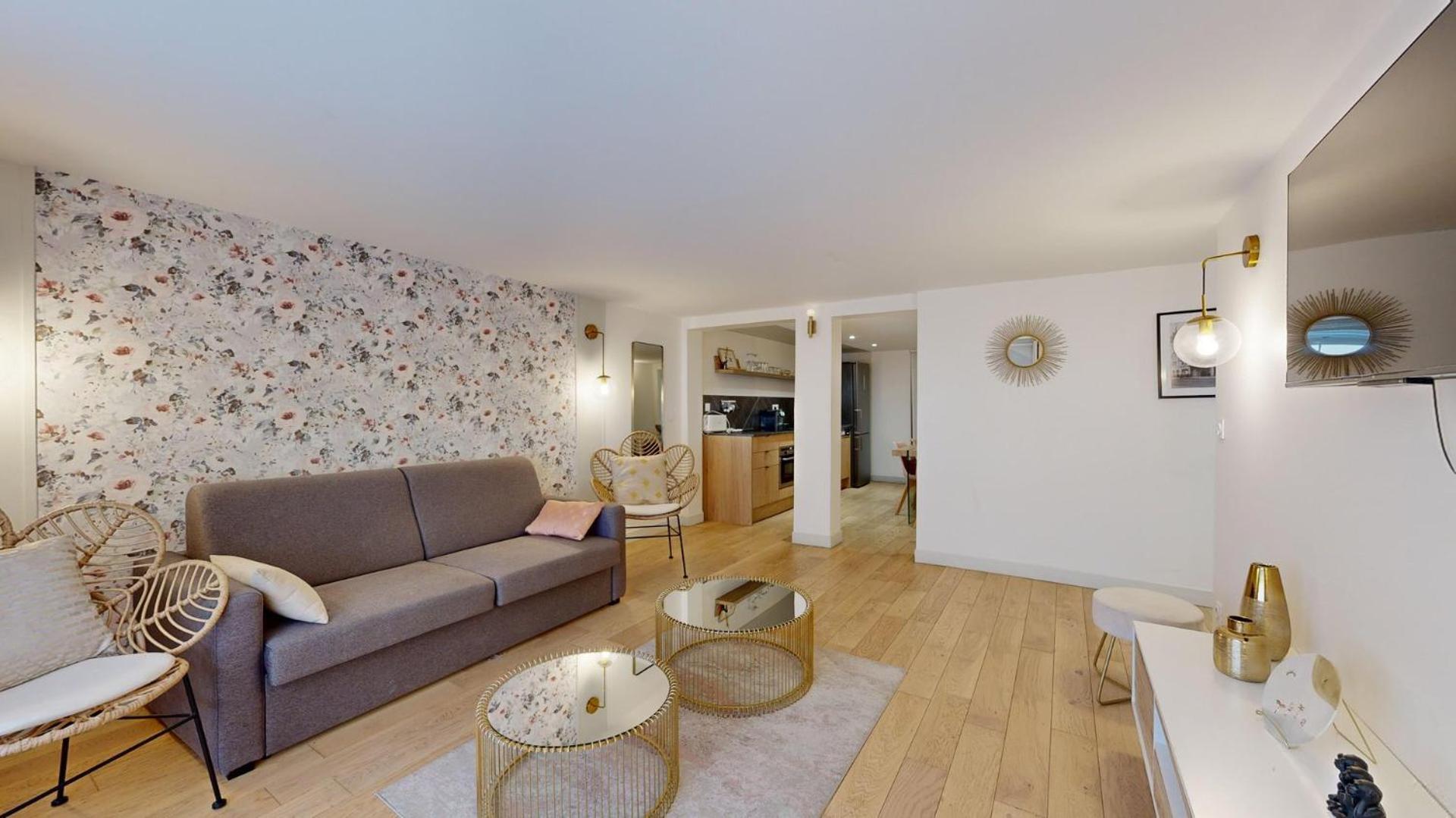 230 Mayfair - Superb In Appartamento