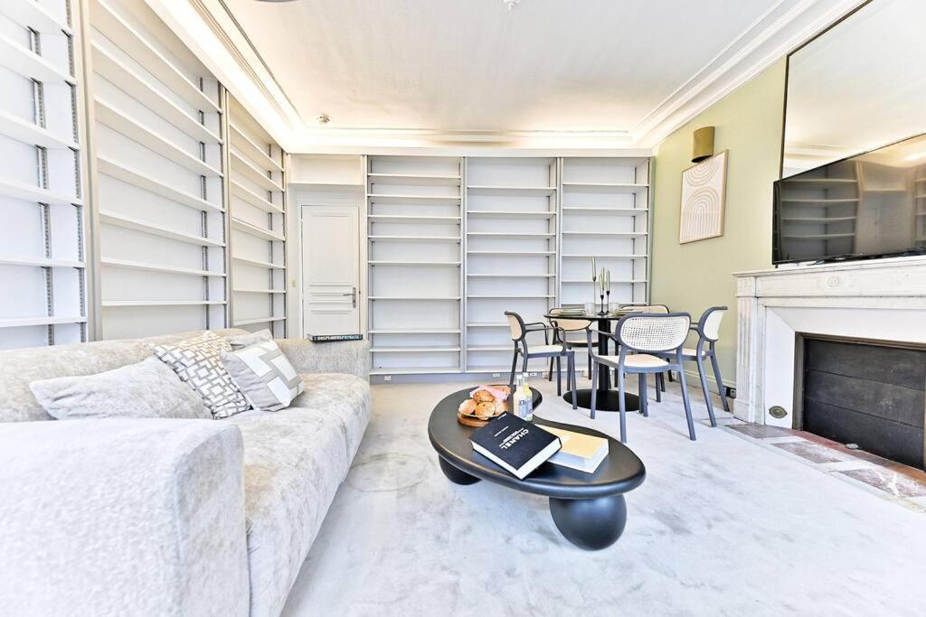 Chic Dans Le Prestigieux 7eme Arrondissement Appartamento Parigi