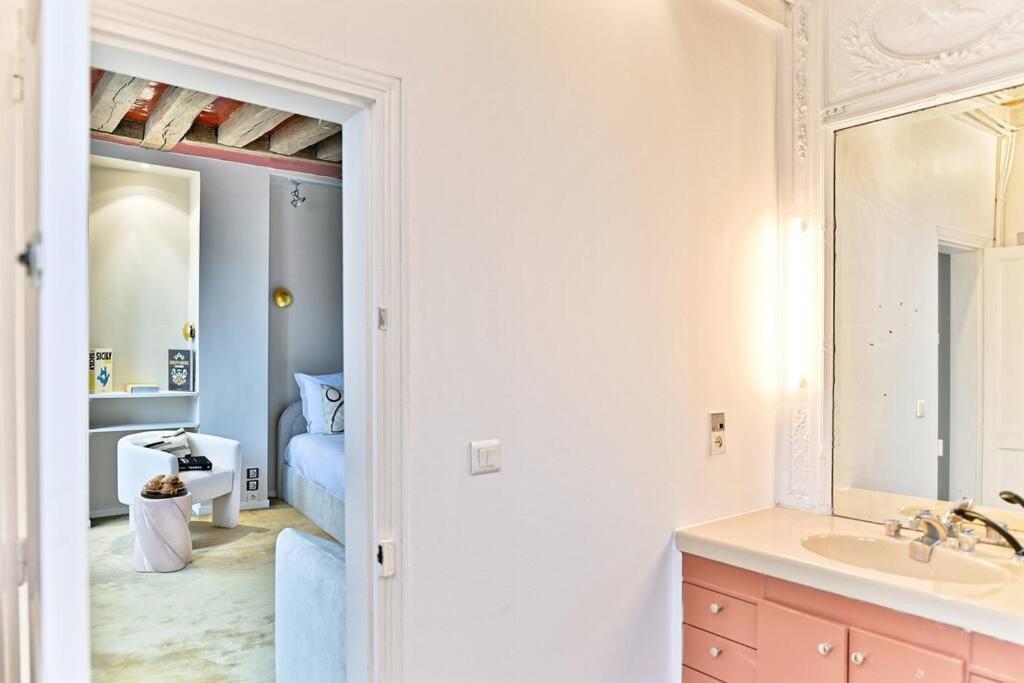 Appartamento Chic Dans Le Prestigieux 7eme Arrondissement Parigi