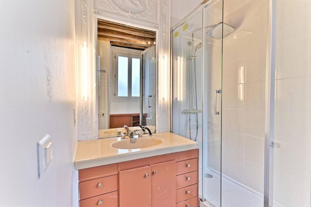 Appartamento Chic Dans Le Prestigieux 7eme Arrondissement *