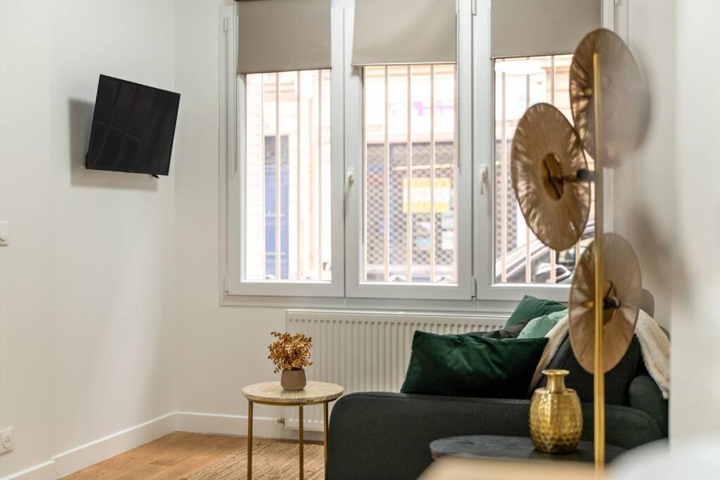 Perfect Emplacement - Metro 1 Min - Tour Eiffel 10min - Netflix Parigi