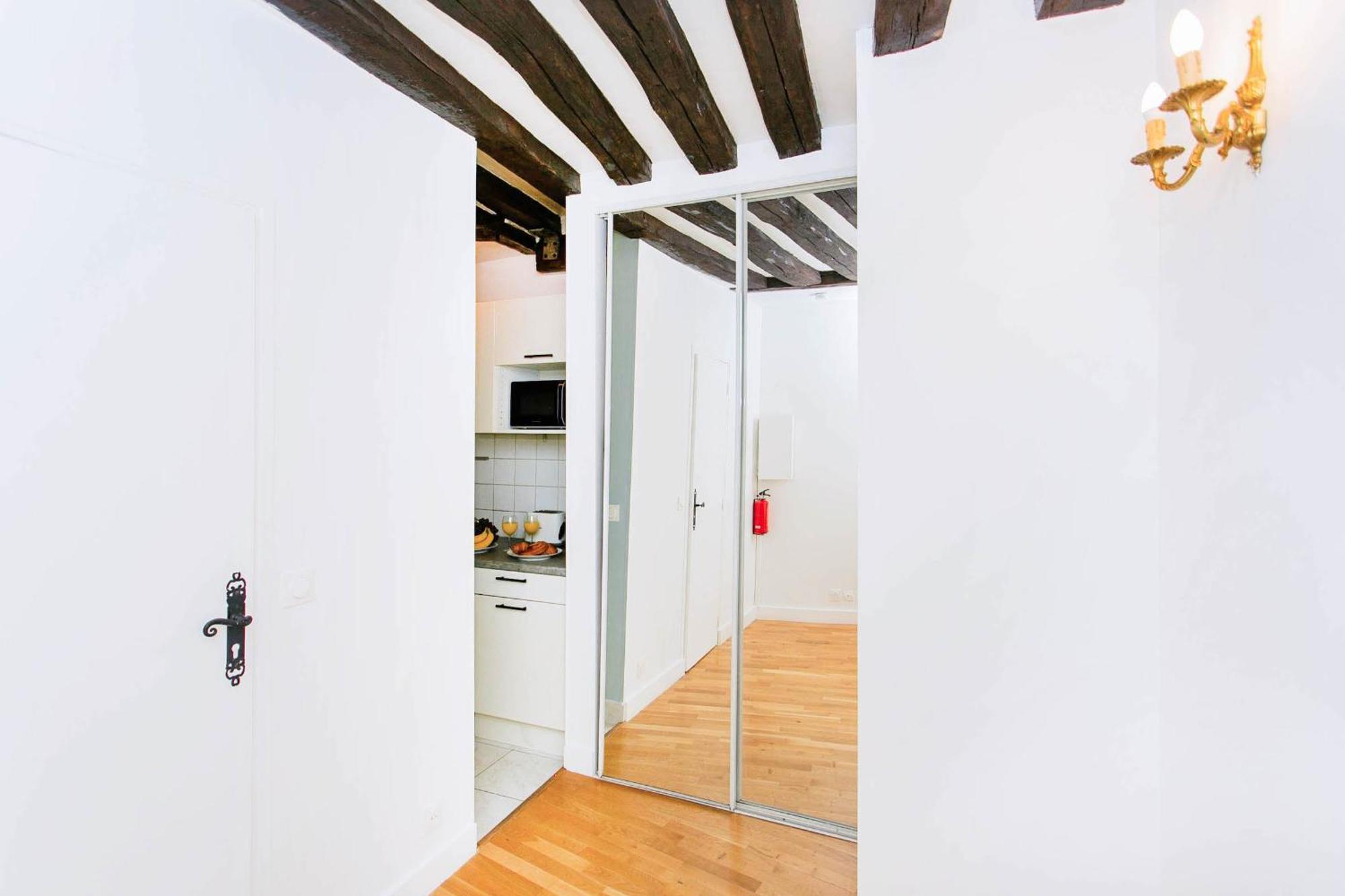 Appartamento Le Louvre & Rivoli - 1br - Cityapartmentstay Parigi