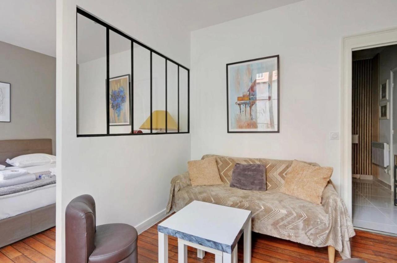 Magnifique 2 Pieces, Clair Neuf Apartment *