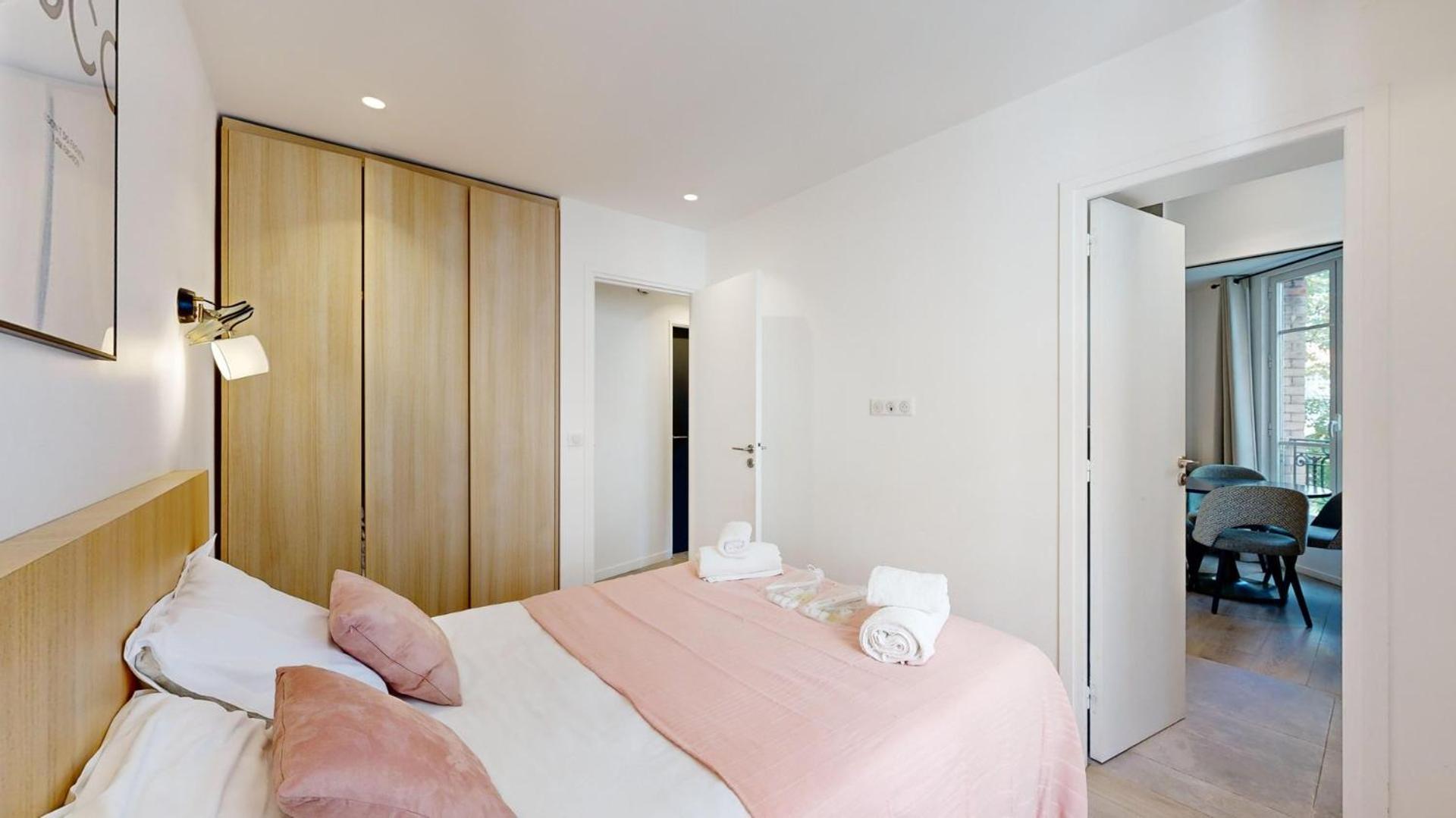 155 Georges - Superbe A * Parigi