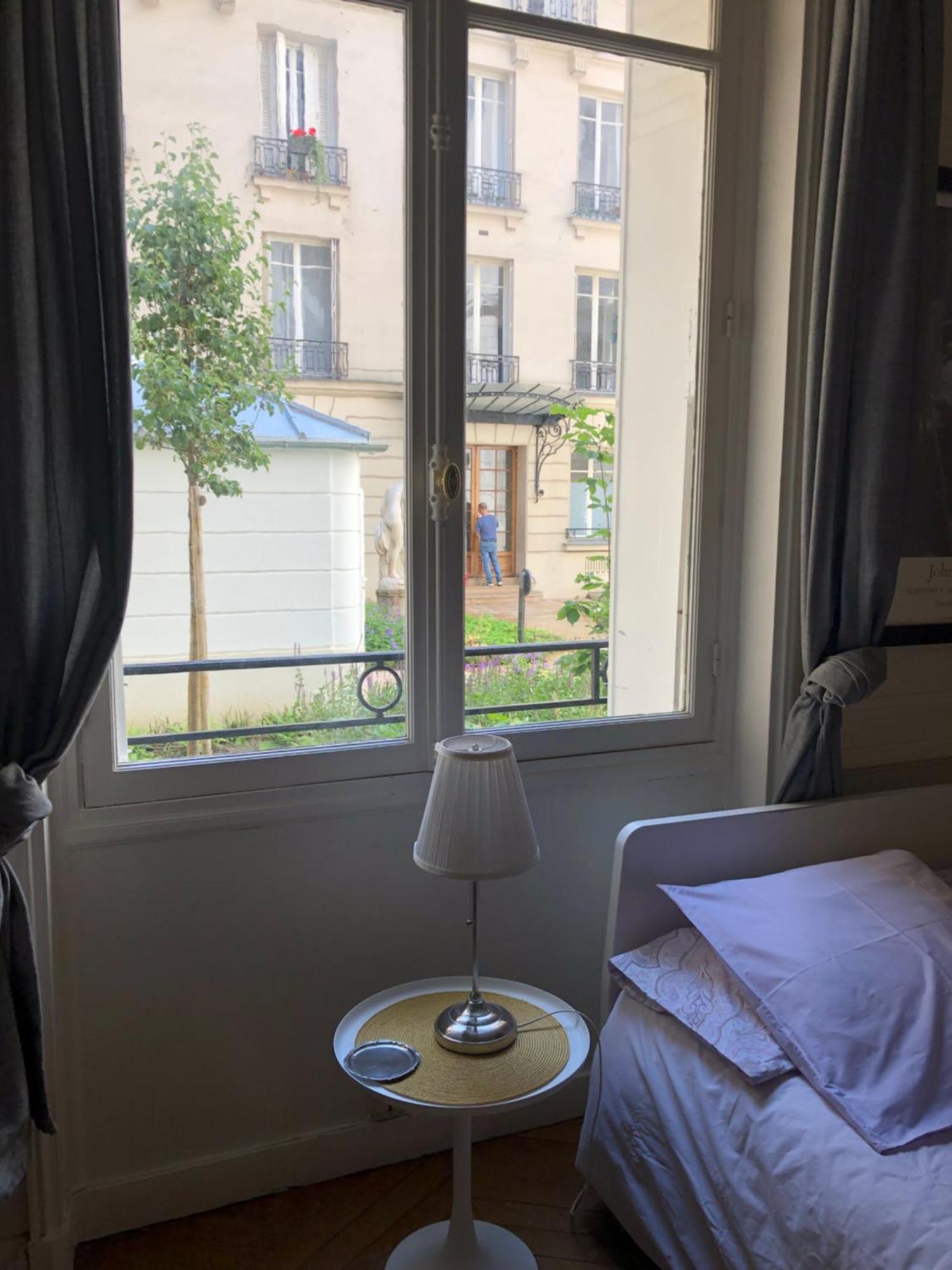 Près Du Pont Mirabeau Et Tour Eiffel Parigi